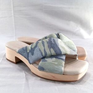 Sanctuary LIVELY Sandals Women 5 Blue Camo Leather Lined Wood Clog Coastal Retro